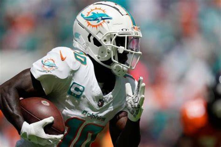 Miami Dolphins Pays Tribute To Usain Bolt With An Exclusive Memento
Ahead Of Cowboys Game