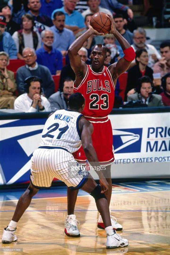 Michael Jordan Looks To Pass