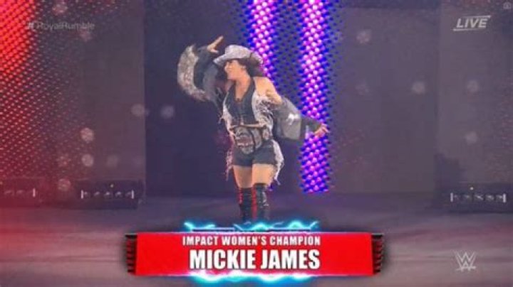 Mickie James Brings Impact Knockouts Championship To WWE Ring At Royal Rumble