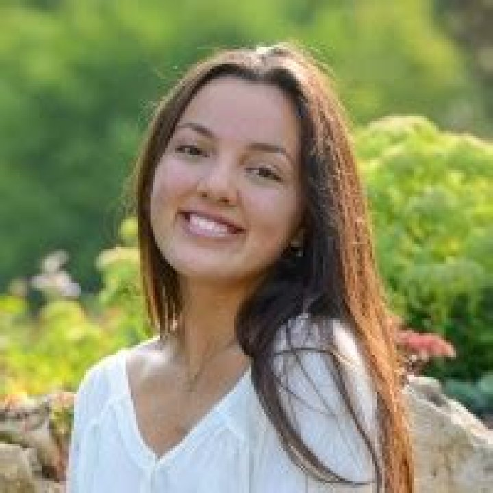 Mikayla Peterson Food Server LinkedIn