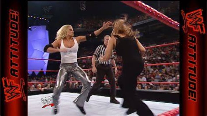 Molly Holly vs. Trish Stratus (King Of The Ring, 2002)