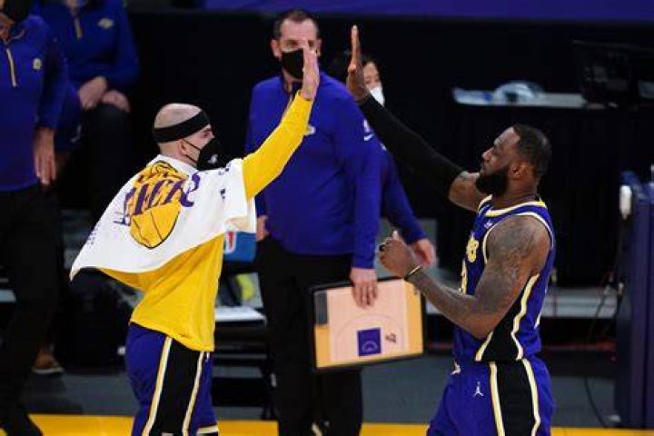 ‘My Twin’: LeBron James Reacts to Alex Caruso’s Jersey Unveil With the Bulls