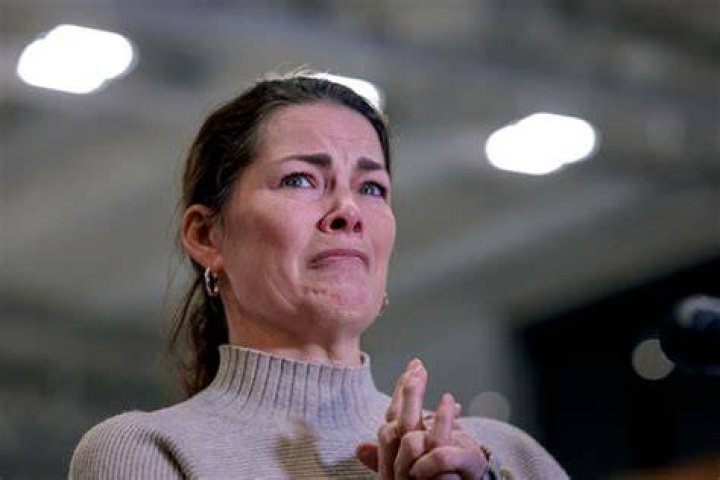 Nancy Kerrigan breaks down talking about six miscarriages Daily Mail