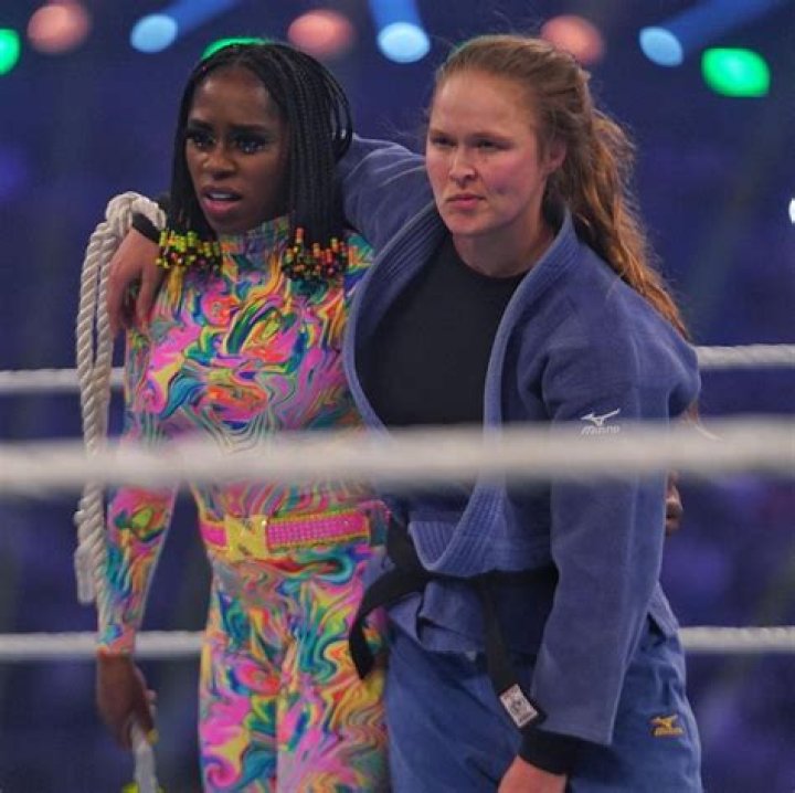 Naomi and Ronda Rousey 