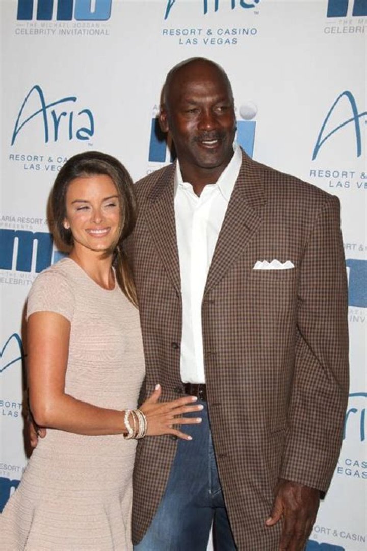 Newlyweds Michael Jordan & Yvette Prieto shopping in Mykonos 5/9