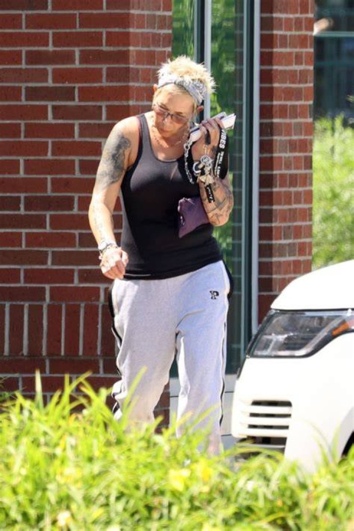 NEZITIC EMINEM&rsquo;S EXWIFE LOOKS HEALTHY IN A BIKINI AFTER SUICIDE ATTEMPT