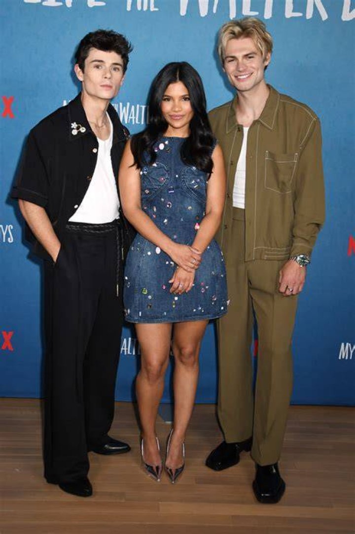 Noah Lalonde Siblings Meet His Sister Emma And Mia