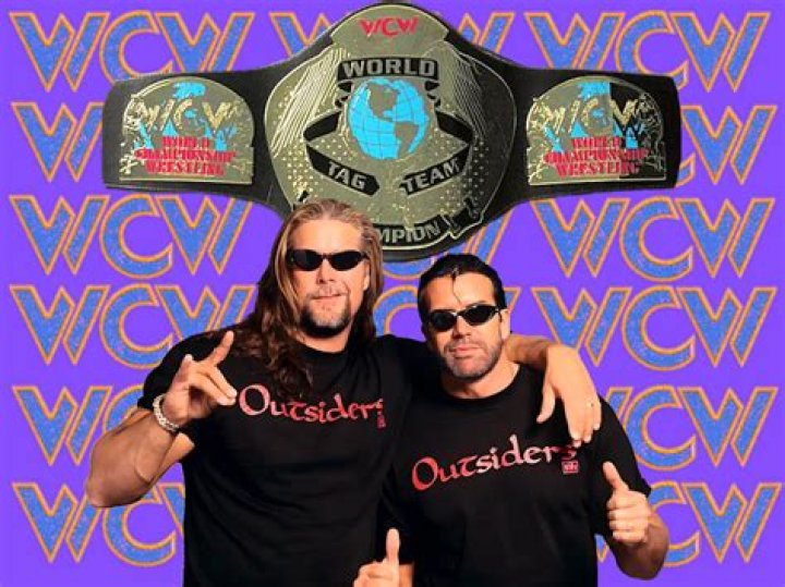 Outsiders with Syxx 