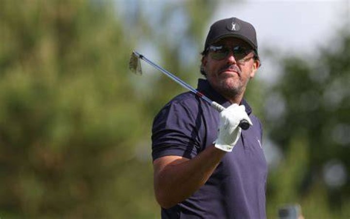 Phil Mickelson, Who Signed a Lucrative $200M Contract With LIV Golf, Once
Revealed 2 Major Reasons Why He Left the PGA Tour