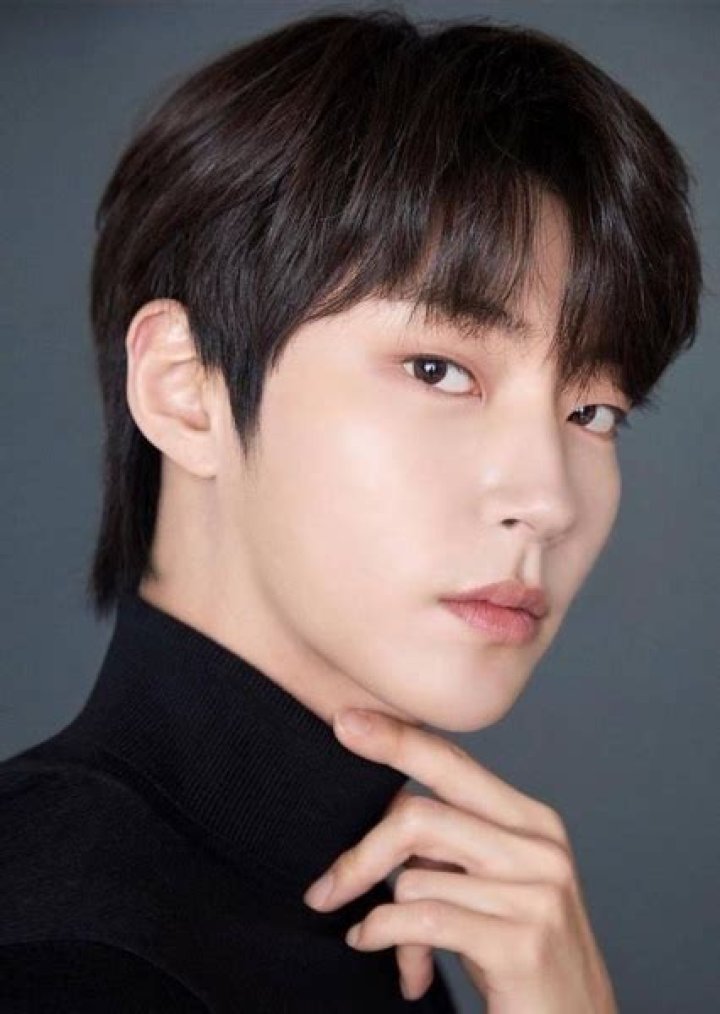 Photos of Hwang In-Yeop on myCast
