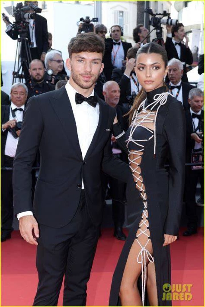 Pierre Gasly Lost in Admiration as Girlfriend Kika Gomes Flaunts Black Bikini to
Raise the Temperature: “On Another League”