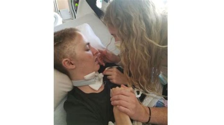 “Please Keep Her in Your Prayers”: Mother of 25-Year-Old Injured Rock Climbing
Star Makes a Saddening Appeal to the Community