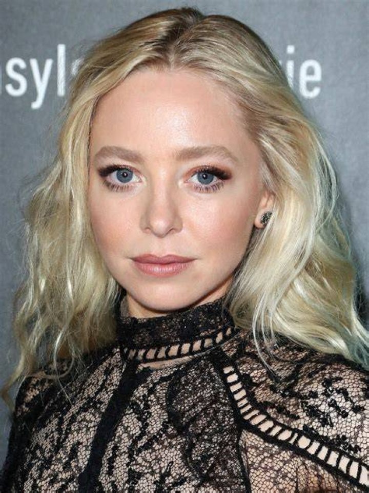 Portia Doubleday as Ms. Desjardin in Carrie (2019)