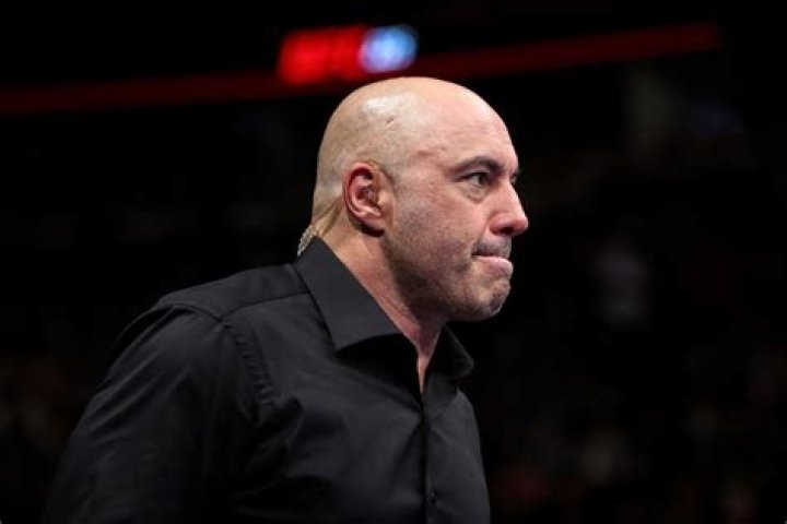 “Pretty Much Done With Heavy Drinking”: After Advising Fighters Against Alcohol,
Joe Rogan Narrates “Awful” Intoxication Story of His Friend