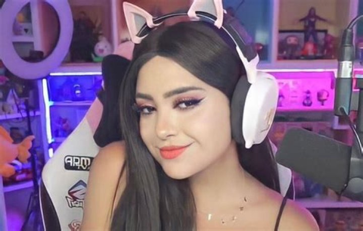 Qui&eacute;n es AriGamePlays, la streamer que revoluciona las redes con