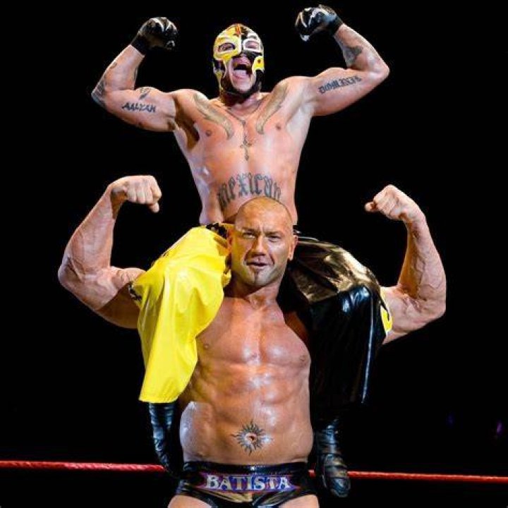 Rey Mysterio & Batista v Jeri-Show Hell in a Cell 2009 Cropped
