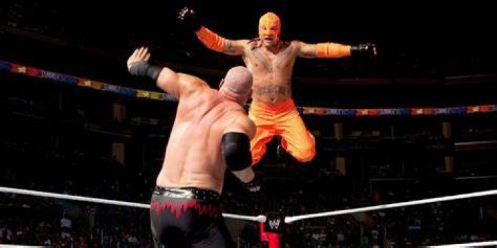 Rey Mysterio v Kane SummerSlam 2010 Cropped