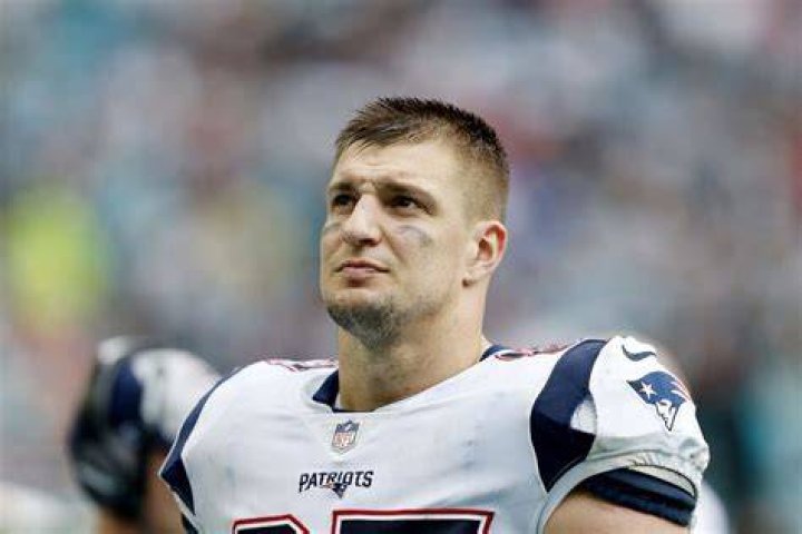“RIP”: Rob Gronkowski and Football Fans Grieve Devastating Buccaneers Heartbreak