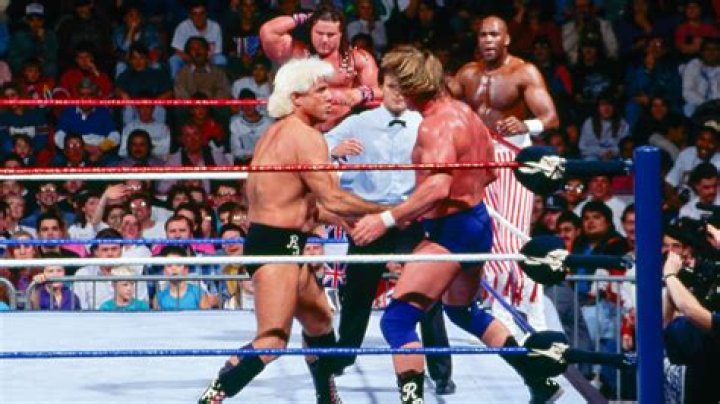 Roddy Piper vs Ric Flair at Bash at the Beach 1997