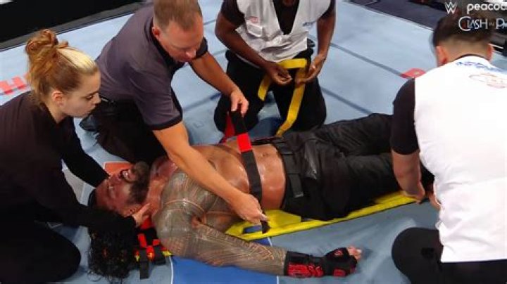 Roman Reigns eye injury 