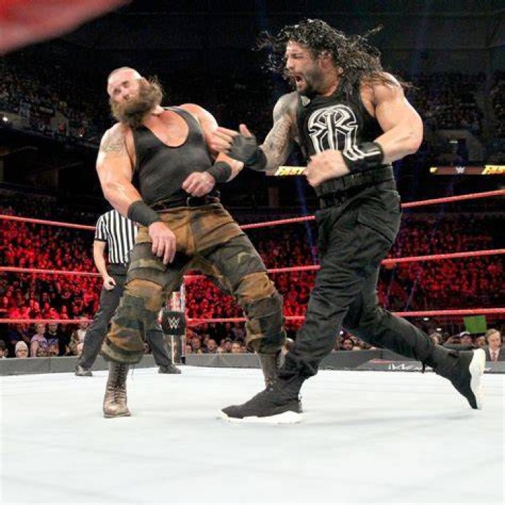 Roman Reigns Vs. Braun Strowman Hell In A Cell 2018
