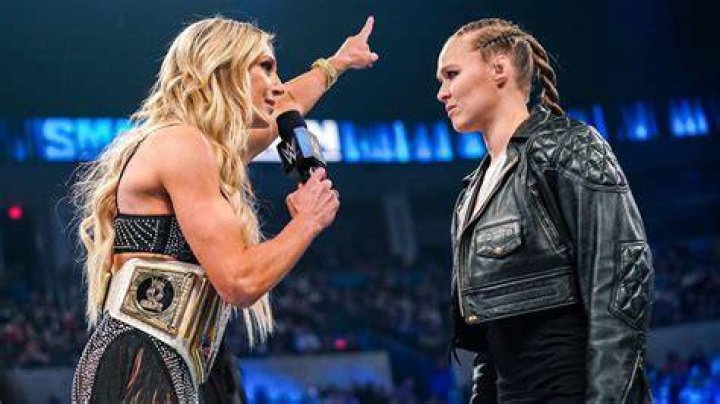 Ronda Rousey v Charlotte Flair Survivor Series 2018 Cropped