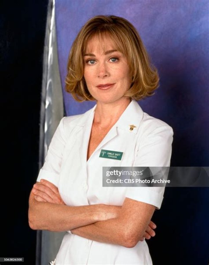 Roxanne Hart portrait TV Chicago Hope 35m6628 Chicago hope, Portrait