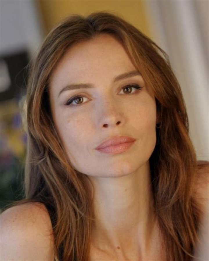 Saffron Burrows: A Journey Through Art And Life