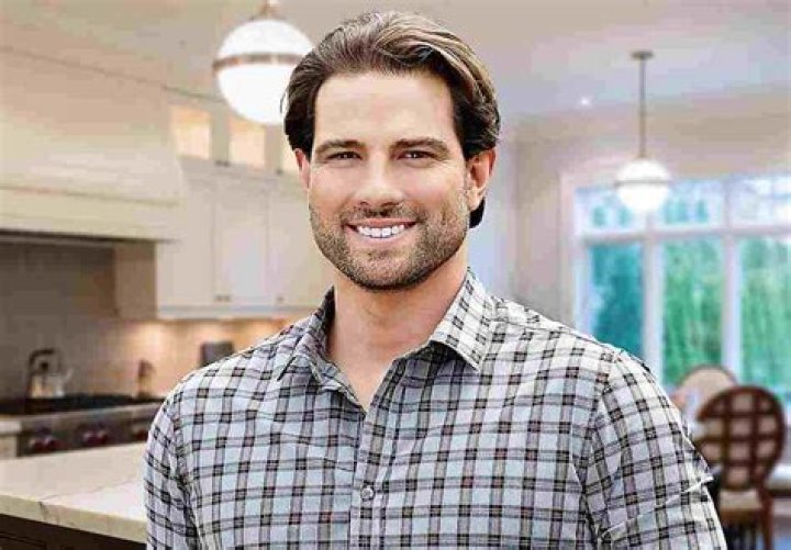 Scott Mcgillivray Net Worth 2024 Wiki, Married, Family, Wedding