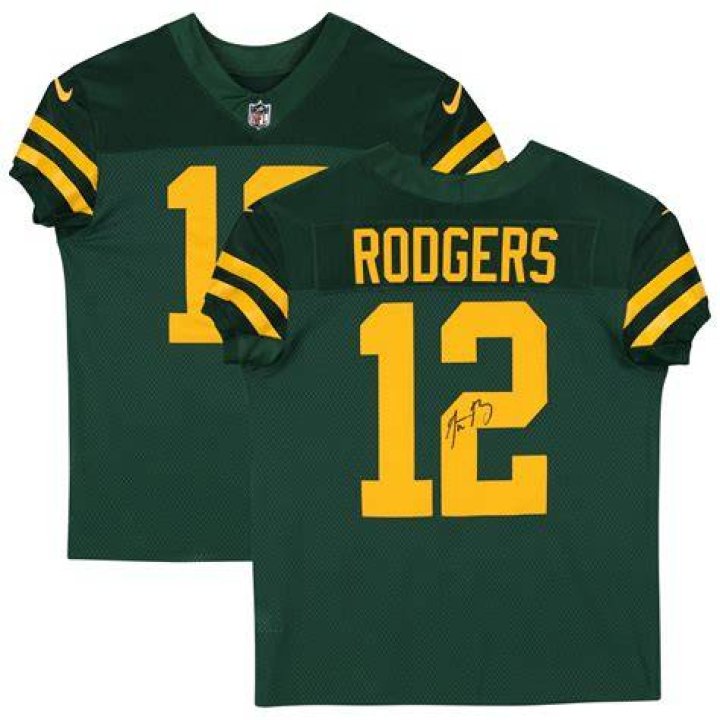 Seasoned Veteran Stops Show Mid Air Due to Aaron Rodgers Jersey Crime