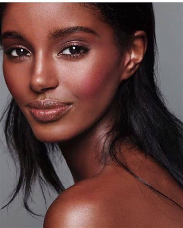 Senait Gidey (senaitgidey) no Instagram &ldquo;Revlon Refinery revlon