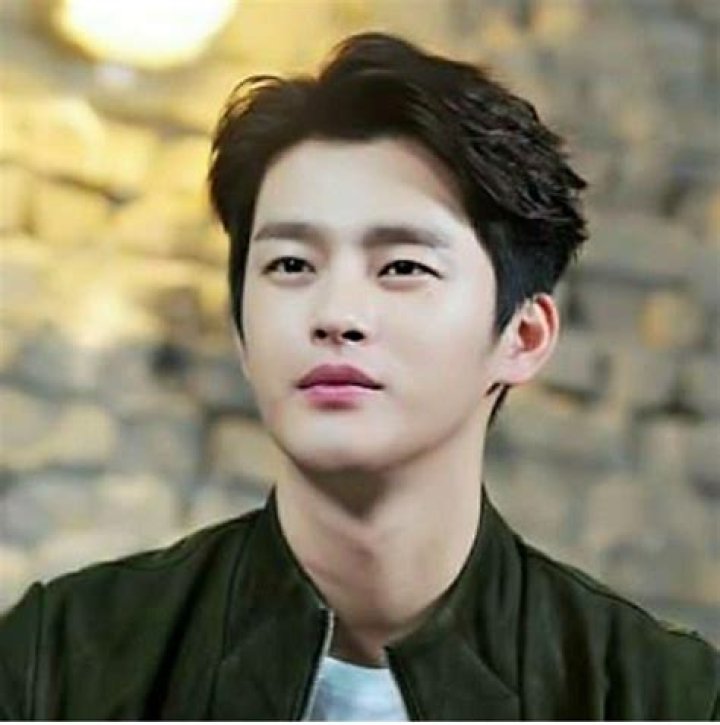 Seo Inguk Biography Facts, Childhood, Family Life & Achievements of