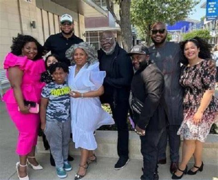 Serita Jakes Biography, Age, Family, Career, Ministry, & Net Worth
