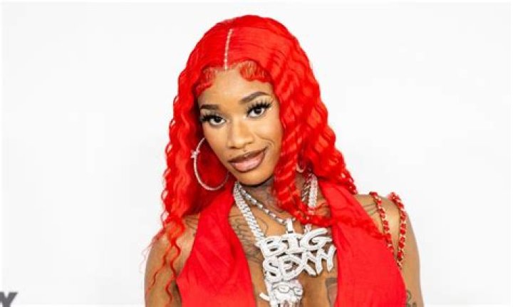 Sexyy Red on her picture going viral without her wearing makeup "Im