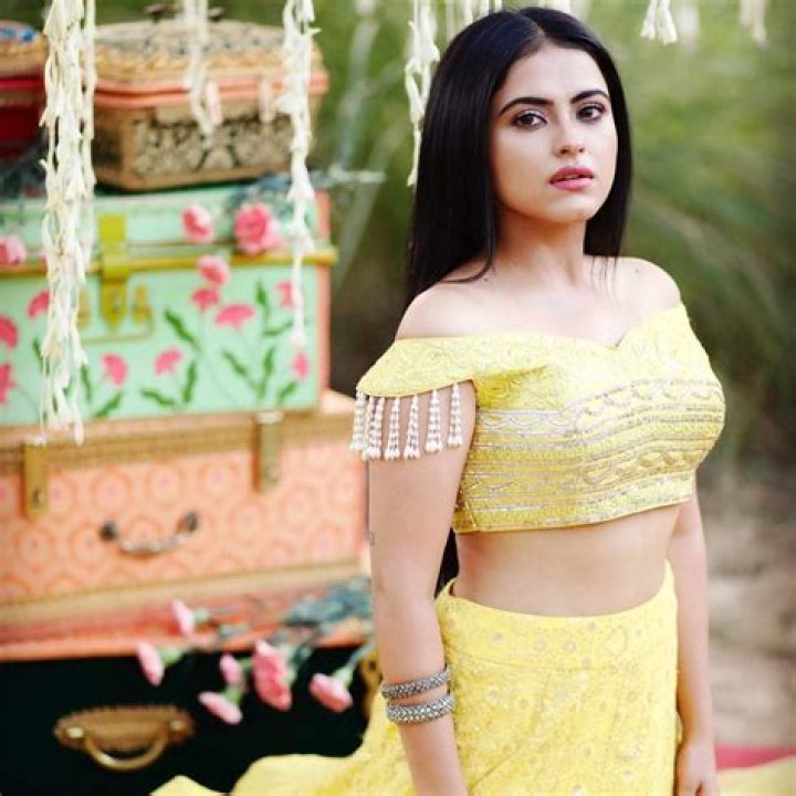 Simi Chahal HD Latest Pics Images Wallpapers