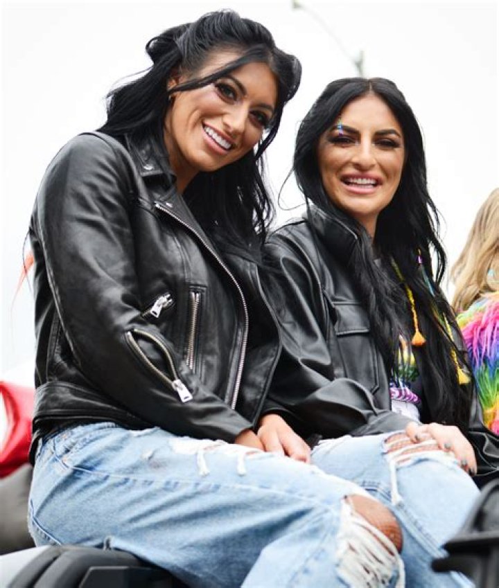 Sonya Deville