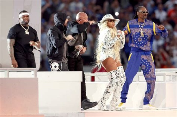 Super Bowl halftime show 2022 Eminem daughter Hailie, Alaina, brother