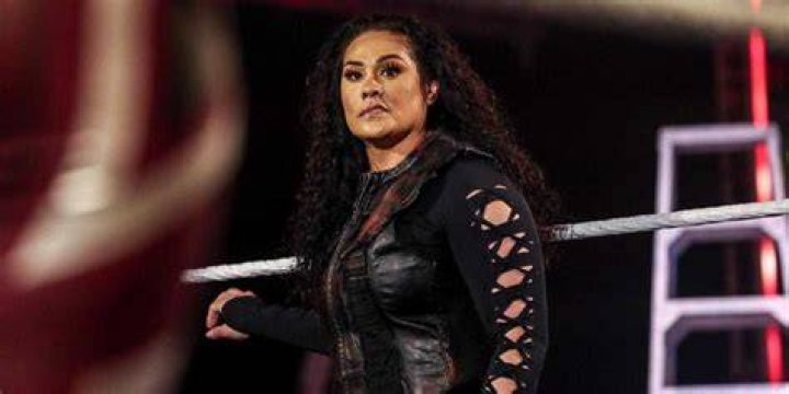 Tamina Cropped