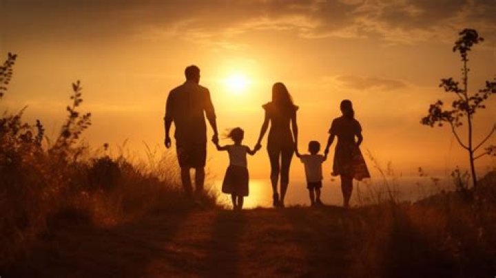 The family and relationships of Beauty Queen and Superstar actress