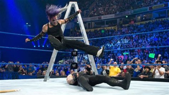 The Undertaker v Jeff Hardy Raw July 1, 2002 Cropped