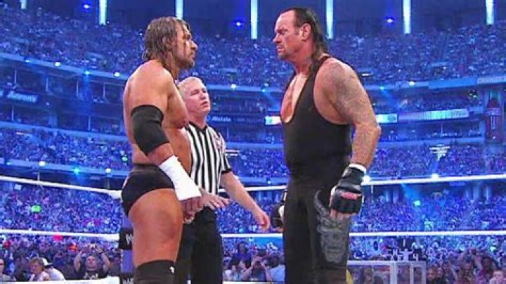 The Undertaker v Triple H WrestleMania 27 Cropped