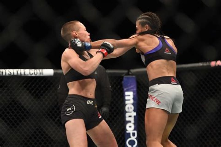 Times An MMA Fighter Claimed They Didn't Tap (But They Did)