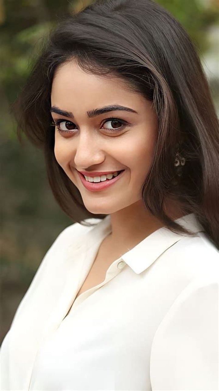 Tridha Choudary, telugu actress HD phone wallpaper Pxfuel