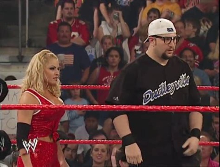 Trish and Bubba Ray Dudley v Jazz and Steven Richards Raw 2002