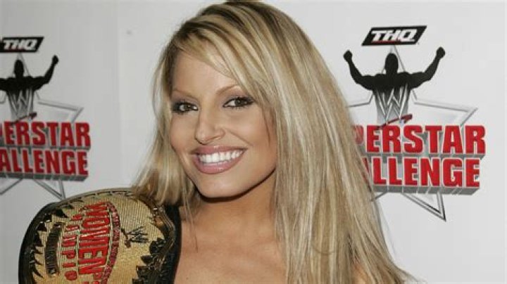 Trish Stratus and Bubba Ray Dudley v Jazz and Steven Richards Raw May 13 2002 Cropped