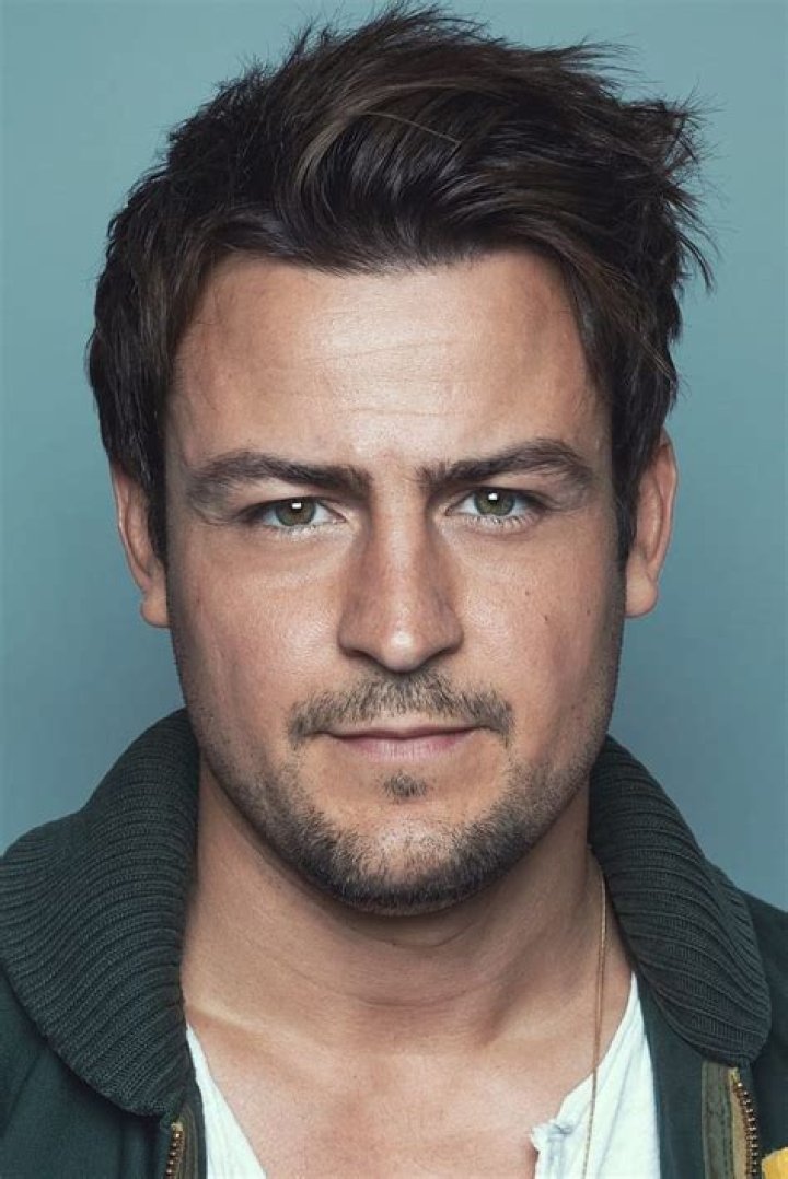 Tyler Hynes Biography, Age, Height, Girlfriendrd mrDustBin