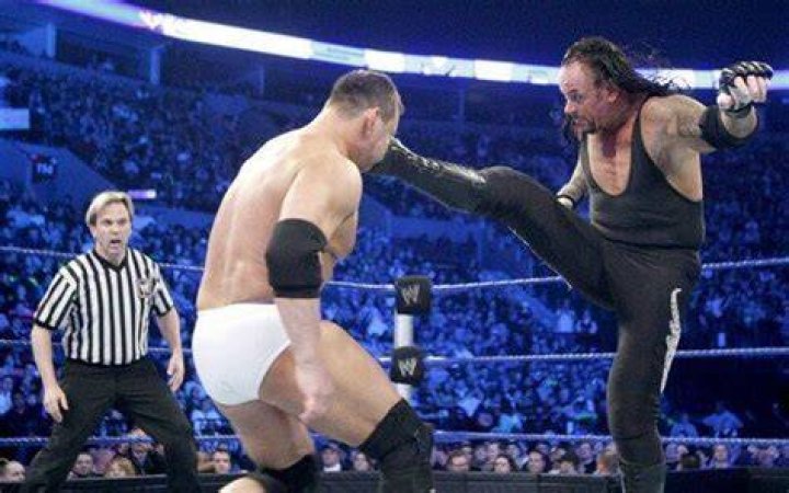 Undertaker vs Vladimir Kozlov