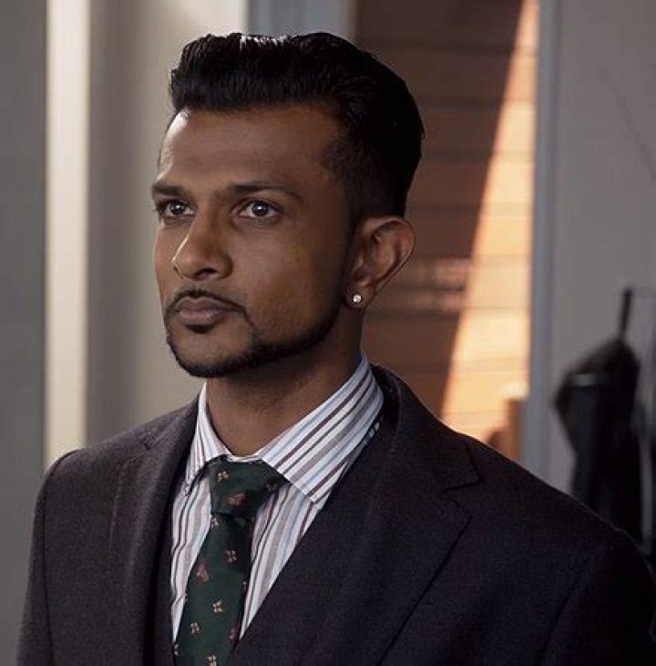 Utkarsh Ambudkar Height