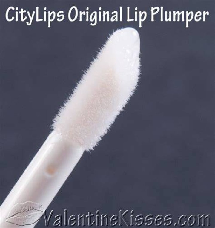 Valentine Kisses CityLips Original Lip Plumper before & after