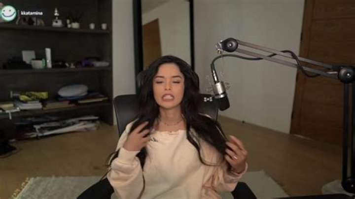 Valkyrae once again roasted Ludwig on stream "I feel like you'd be bad